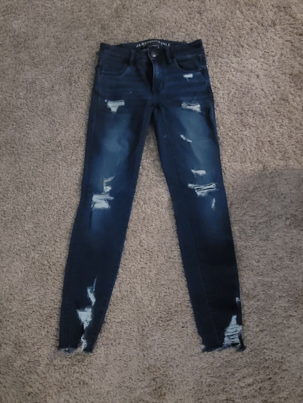 American Eagle Super Stretch Ripped Jegging 0